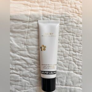 Marc Jacobs Daisy White and Black Lotion